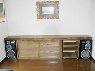 リビング　オーディオボード
