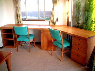 コーナーデスク