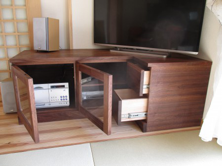 TVボードL型 （ウォルナット） | オーダー家具 | 事例集 | 西宮